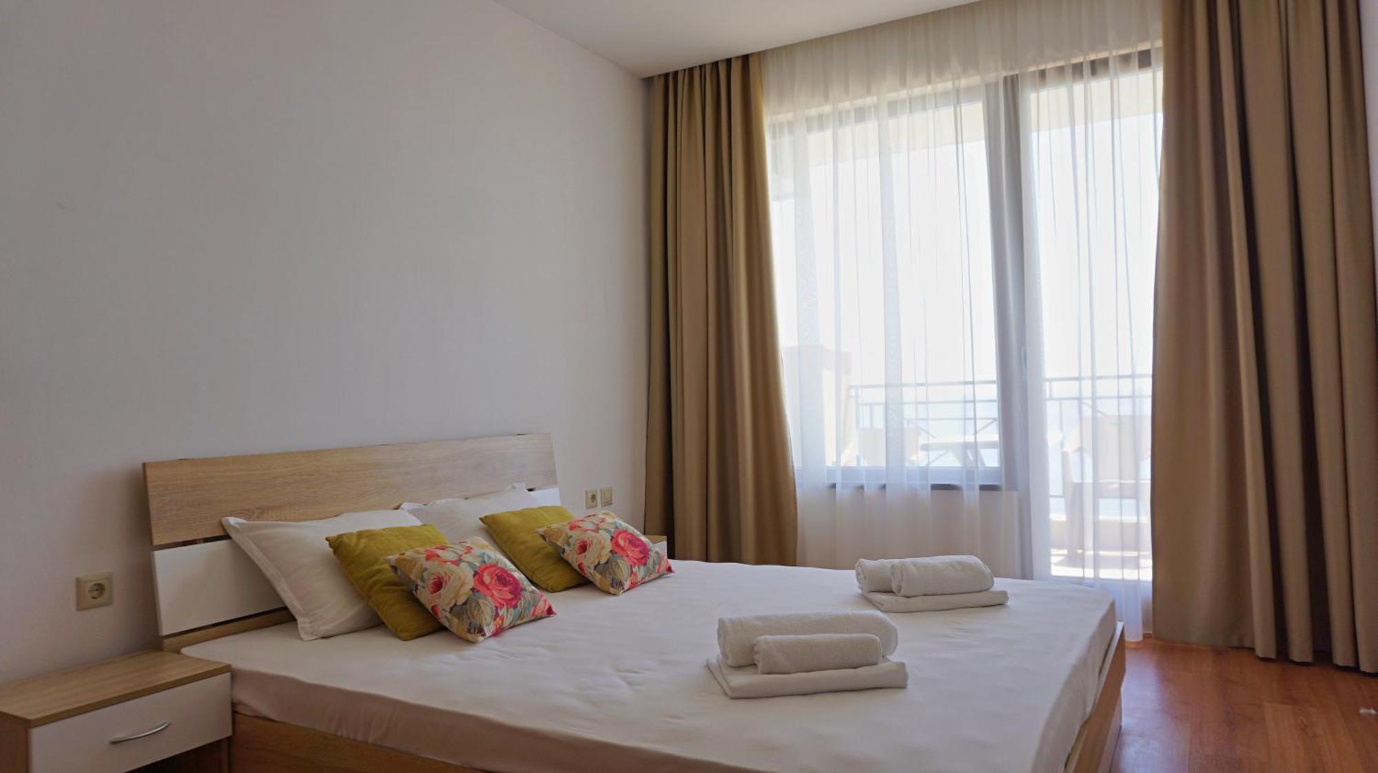 Apartments Sirena First Line - Апартаменти Сирена На Първа Линия Golden Sands Esterno foto