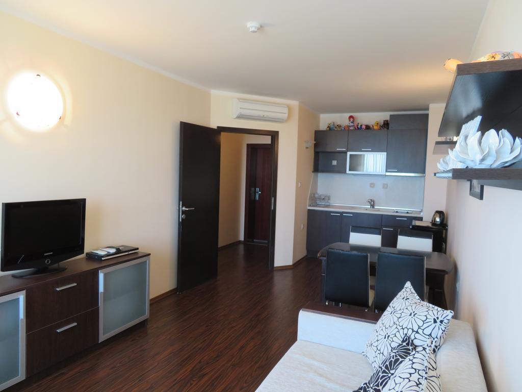 Apartments Sirena First Line - Апартаменти Сирена На Първа Линия Golden Sands Esterno foto