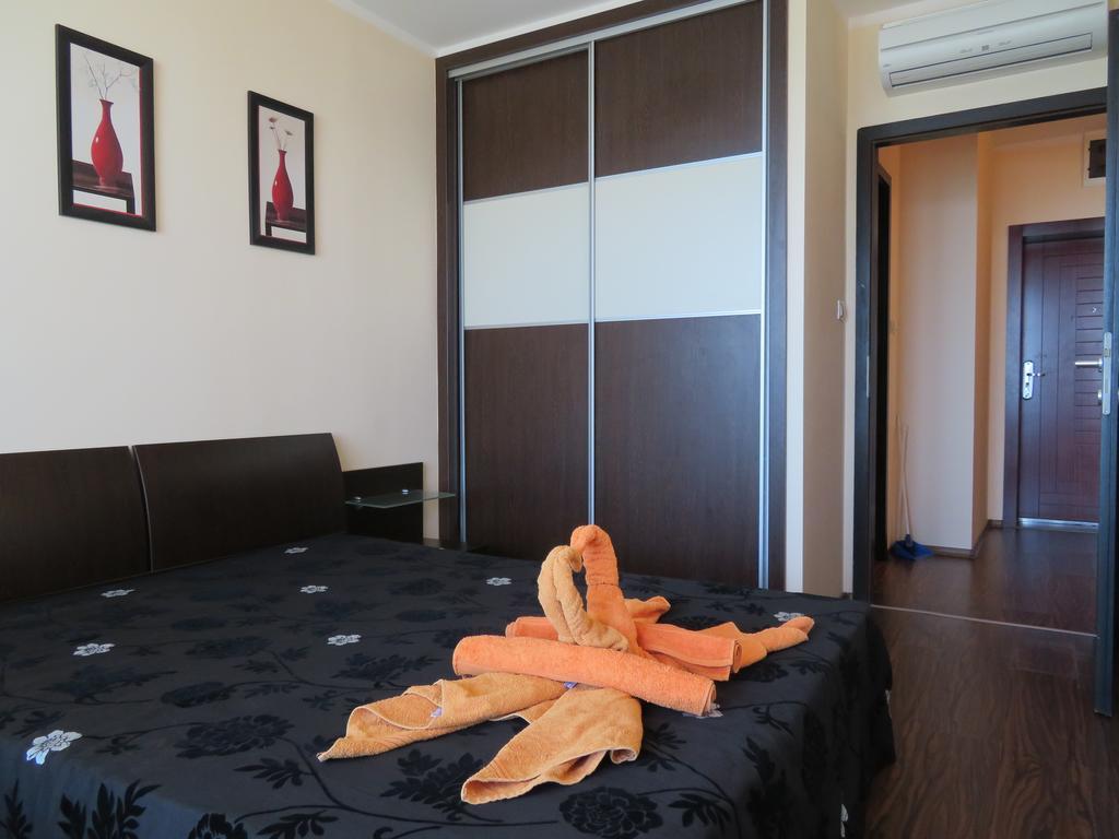 Apartments Sirena First Line - Апартаменти Сирена На Първа Линия Golden Sands Esterno foto