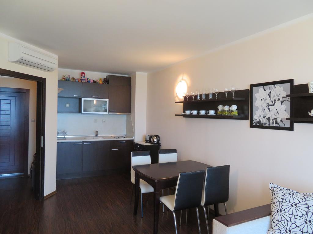 Apartments Sirena First Line - Апартаменти Сирена На Първа Линия Golden Sands Esterno foto